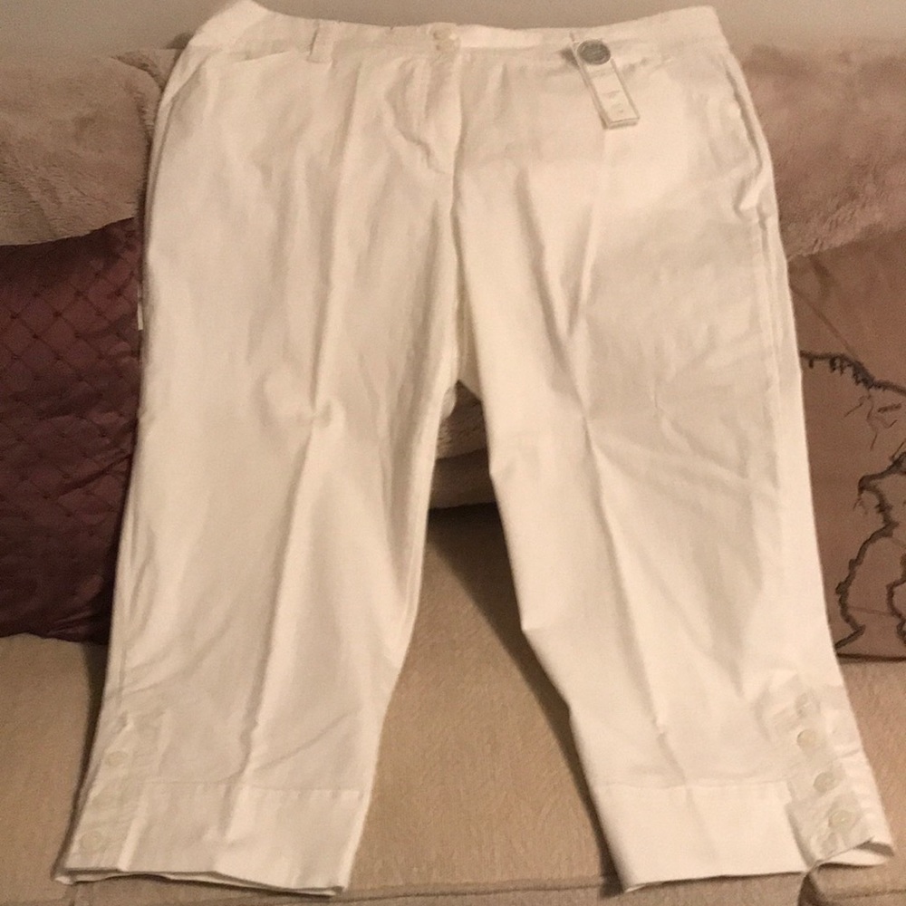 White Capri jeans